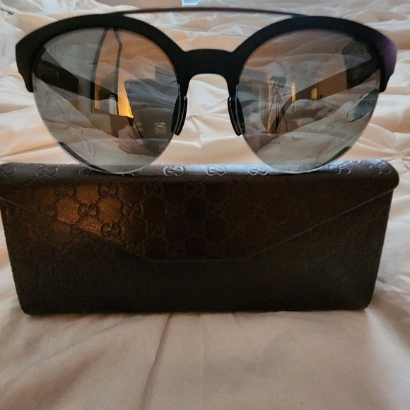 Gucci round black sunglasses - Picture 2 of 4